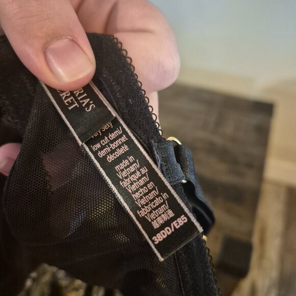 Victoria's Secret Floral Bra & Panty Set - Picture 3 of 4